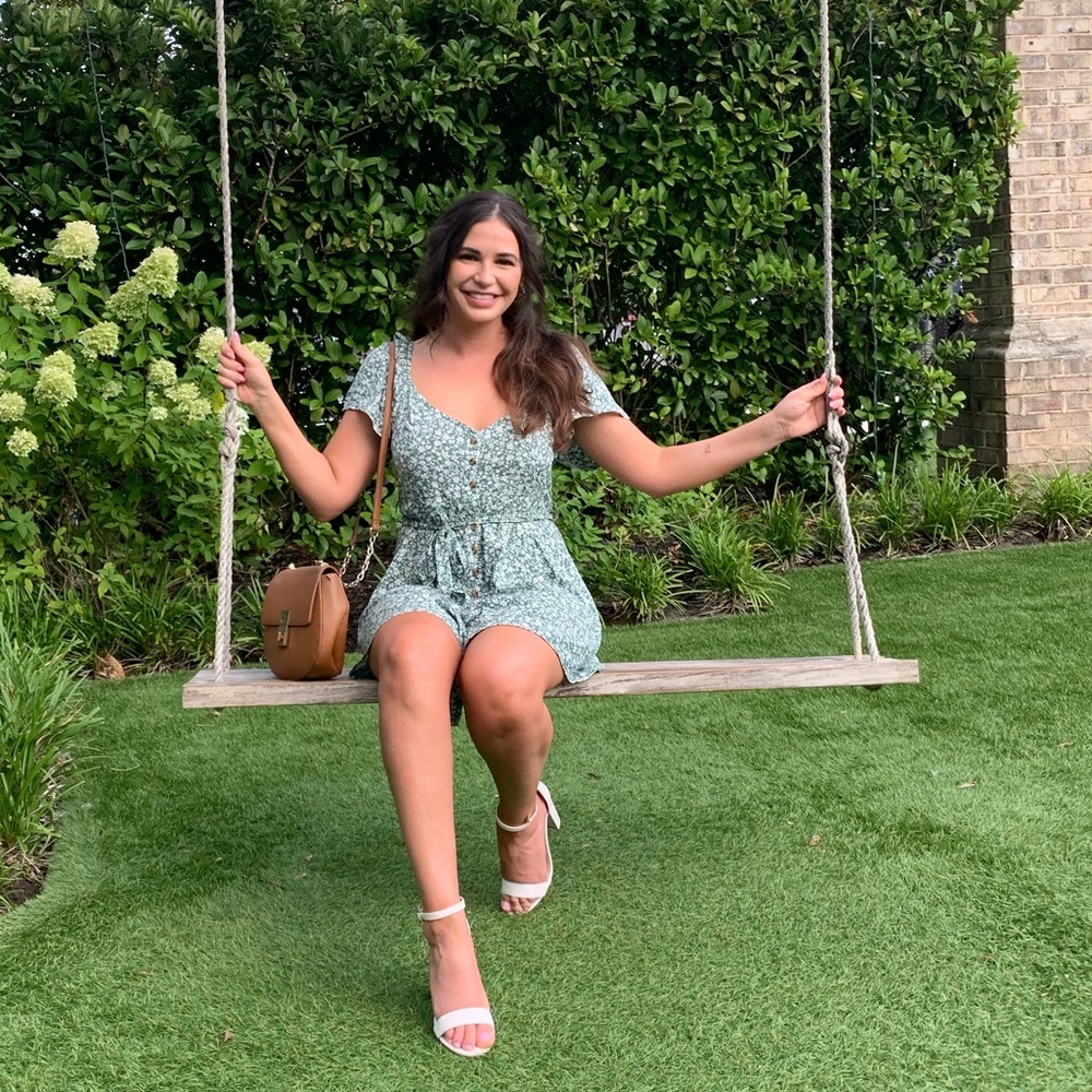 Juliana’s Green & White Floral Romper Size M